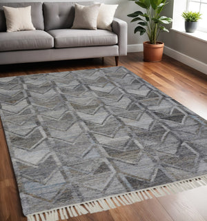 HomeRoots 5' Gray and Black Geometric Hand-Woven Area Rug with Fringe - Eco-Friendly, Durable, and Stylish Design 5' X 8' 512441