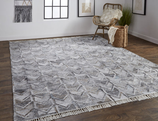 HomeRoots 5' Gray and Black Geometric Hand-Woven Area Rug with Fringe - Eco-Friendly, Durable, and Stylish Design 5' X 8' 512441