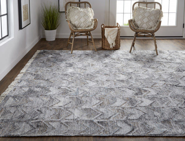 HomeRoots 5' Gray and Black Geometric Hand-Woven Area Rug with Fringe - Eco-Friendly, Durable, and Stylish Design 5' X 8' 512441