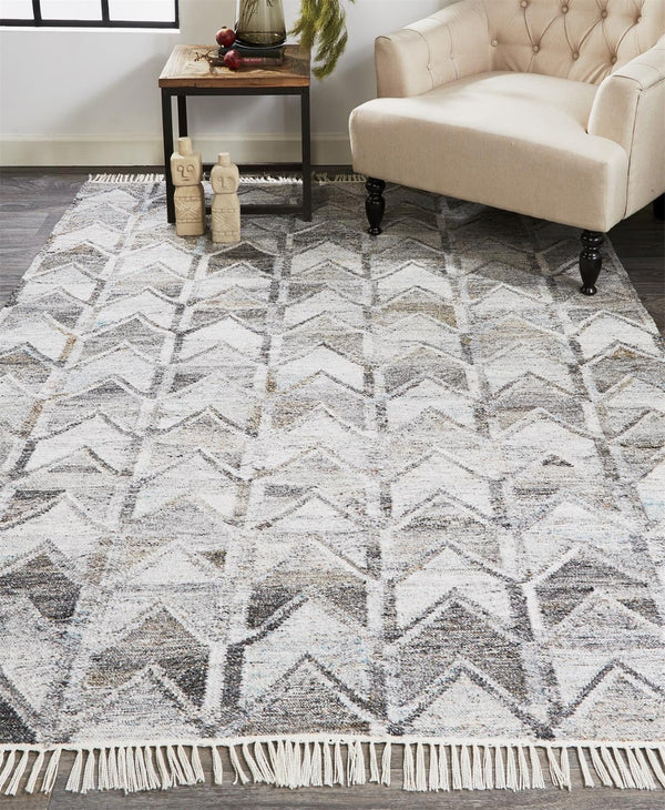 HomeRoots 5' Gray and Black Geometric Hand-Woven Area Rug with Fringe - Eco-Friendly, Durable, and Stylish Design 5' X 8' 512441