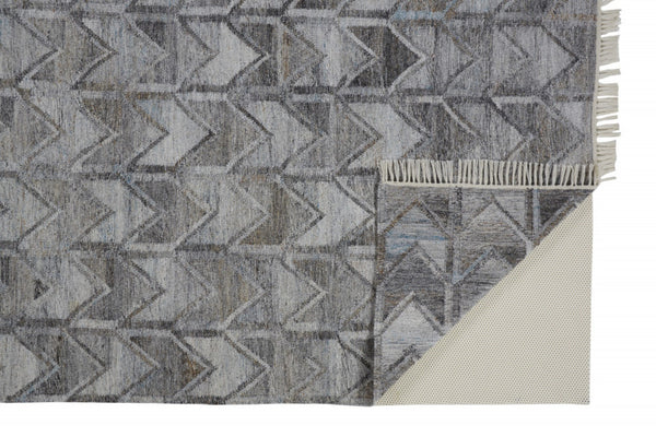 HomeRoots 5' Gray and Black Geometric Hand-Woven Area Rug with Fringe - Eco-Friendly, Durable, and Stylish Design 5' X 8' 512441