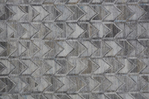 HomeRoots 5' Gray and Black Geometric Hand-Woven Area Rug with Fringe - Eco-Friendly, Durable, and Stylish Design 5' X 8' 512441