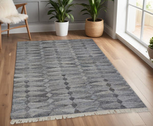 HomeRoots 4' Gray and Black Geometric Hand-Woven Area Rug for Modern Style and Eco-Friendly Comfort 4' X 6' 512446
