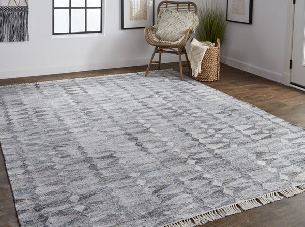HomeRoots 4' Gray and Black Geometric Hand-Woven Area Rug for Modern Style and Eco-Friendly Comfort 5' X 8' 512447