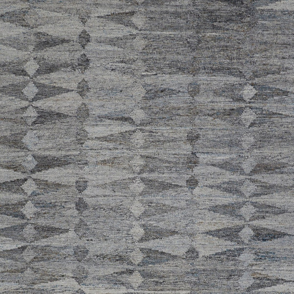 HomeRoots 4' Gray and Black Geometric Hand-Woven Area Rug for Modern Style and Eco-Friendly Comfort 10' X 13' 512450