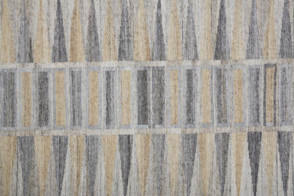 HomeRoots 4' Hand-Woven Geometric Area Rug in Gray, Black & Brown - Eco-Friendly, Soft, Durable & Stylish 4' X 6' 512464