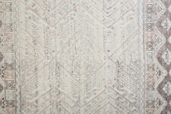 HomeRoots 4' Hand-Knotted Geometric Area Rug in Gray, Ivory & Pink – Perfect for Modern Home Decor Spaces 8' X 10' 512559