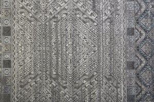 HomeRoots 4' Hand-Knotted Geometric Area Rug in Gray, Ivory & Pink – Perfect for Modern Home Decor Spaces 4' X 6' 512565