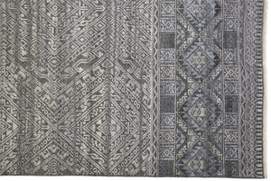 HomeRoots 4' Hand-Knotted Geometric Area Rug in Gray, Ivory & Pink – Perfect for Modern Home Decor Spaces 4' X 6' 512565