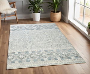 HomeRoots 4' Hand-Knotted Geometric Area Rug in Gray, Ivory & Pink – Perfect for Modern Home Decor Spaces 4' X 6' 512572