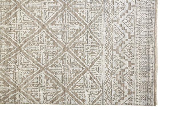 HomeRoots 4' Gray and Ivory Geometric Hand-Knotted Area Rug - Modern Artisan Craftsmanship for Any Room 9' X 12' 512583