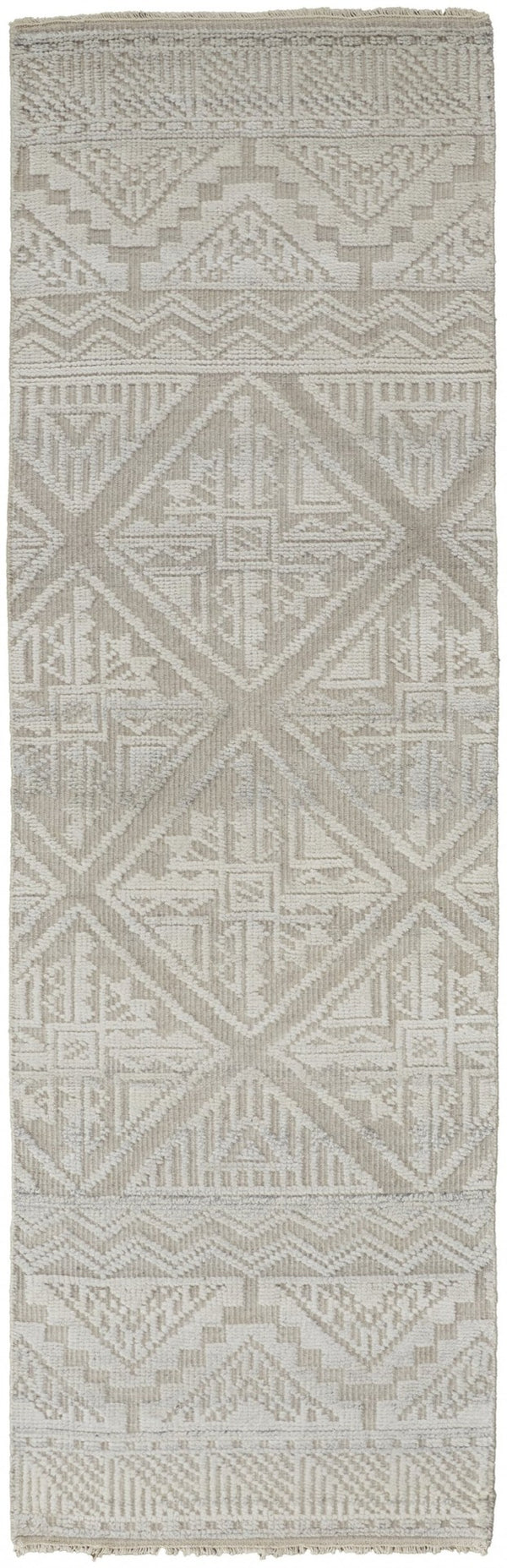 HomeRoots 4' Gray and Ivory Geometric Hand-Knotted Area Rug - Modern Artisan Craftsmanship for Any Room 8' Runner 512586