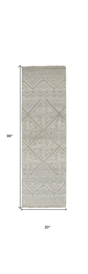 HomeRoots 4' Gray and Ivory Geometric Hand-Knotted Area Rug - Modern Artisan Craftsmanship for Any Room 8' Runner 512586