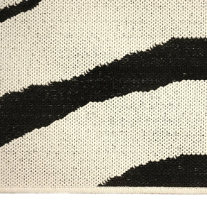 Capel Rugs Cape Town Organic Abstract Animal Print Rug For Indoor/Outdoor Use – Durable & Easy Care Design Black, White 100% Olefin 5126rs05030706350