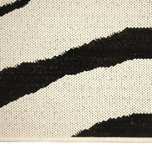 Capel Rugs Cape Town Organic Abstract Animal Print Rug For Indoor/Outdoor Use – Durable & Easy Care Design Black, White 100% Olefin 5126rs05030706350