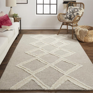 HomeRoots 4' Gray and Ivory Wool Geometric Handmade Area Rug - Stain Resistant, Soft, and Stylish for Any Room 4' X 6' 512788