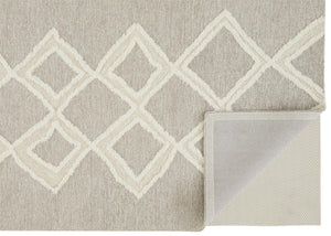 HomeRoots 4' Gray and Ivory Wool Geometric Handmade Area Rug - Stain Resistant, Soft, and Stylish for Any Room 4' X 6' 512788