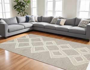 HomeRoots 4' Gray and Ivory Wool Geometric Handmade Area Rug - Stain Resistant, Soft, and Stylish for Any Room 8' X 10' 512790