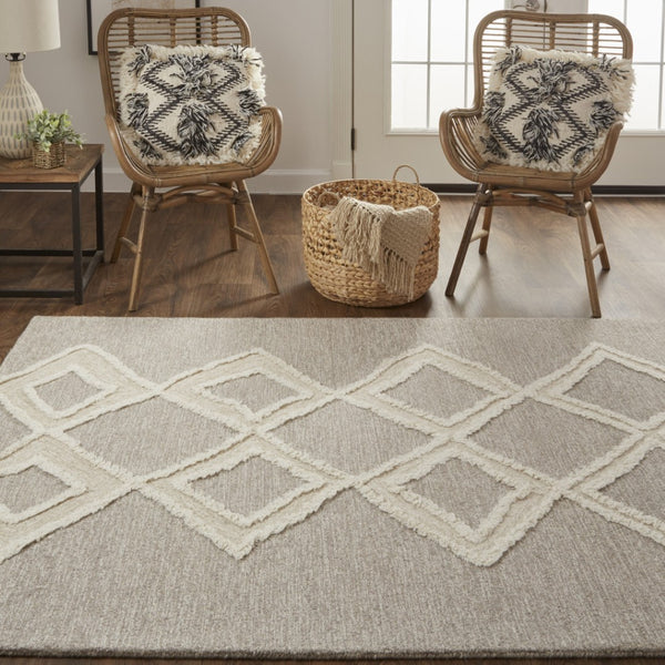 HomeRoots 4' Gray and Ivory Wool Geometric Handmade Area Rug - Stain Resistant, Soft, and Stylish for Any Room 10' X 14' 512792