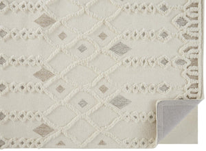 HomeRoots 4' Handmade Wool Tufted Area Rug in Ivory Tan and Silver - Modern Geometric, Stain-Resistant Design 5' X 8' 512803
