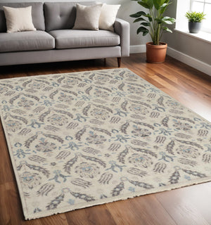 Homeroots 5' X 8' Gray And Ivory Wool Floral Hand Knotted Area Rug  Wool 513095