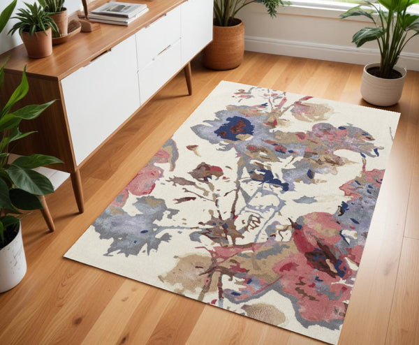 HomeRoots 4' Timeless Ivory and Blue Floral Hand-Tufted Wool Area Rug for Luxurious Comfort and Style 4' X 6' 513377