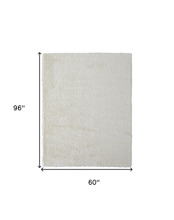 Homeroots 5' X 8' White Shag Power Loom Stain Resistant Area Rug White Polyester 513442