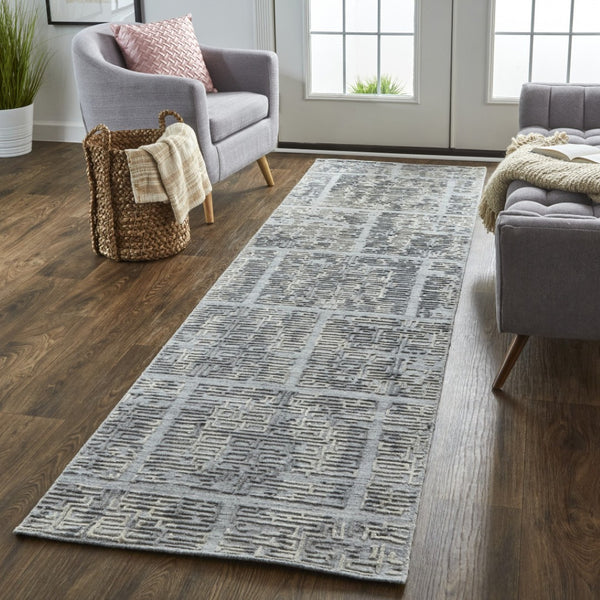 HomeRoots 4' Hand Woven Gray and Ivory Abstract Area Rug – Contemporary Style for Modern Home Décor 8' Runner 513559