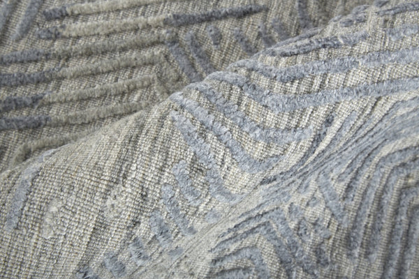 HomeRoots 4' Blue and Gray Abstract Hand Woven Area Rug – Distressed Design for Modern Interior Elegance 5' X 8' 513581