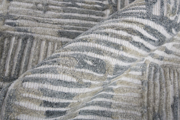 HomeRoots 4' Hand-Woven Blue and Ivory Abstract Area Rug for Modern Coastal Living - Unique Artisan Design 8' Runner 513604