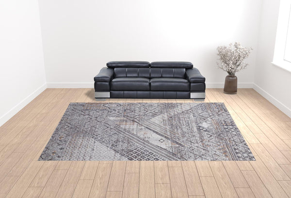 Homeroots 12' X 15' Ivory And Gray Geometric Power Loom Distressed Stain Resistant Area Rug  Polyester 513776