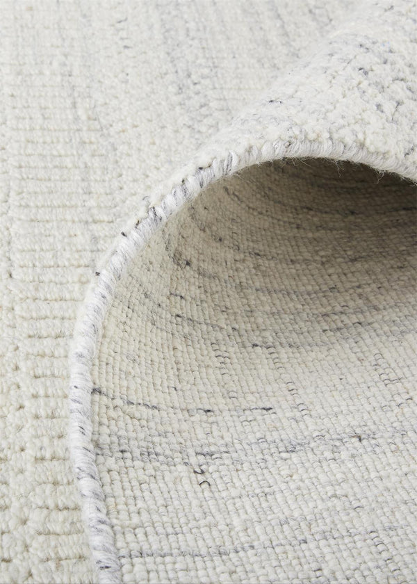 Homeroots 2' X 3' Ivory And Gray Wool Hand Woven Stain Resistant Area Rug Ivory,Gray Wool 514061