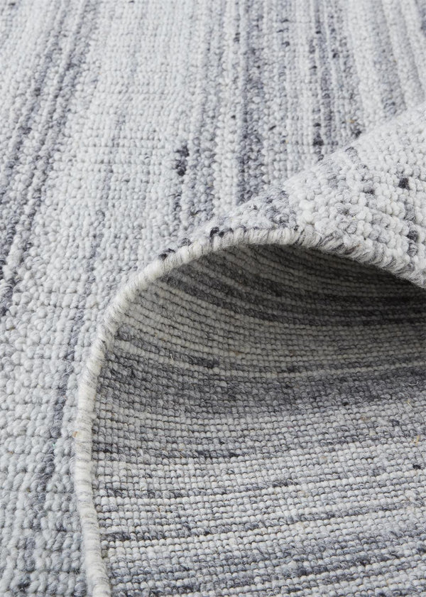 Homeroots 2' X 3' Silver Wool Hand Woven Stain Resistant Area Rug Silver Wool 514067