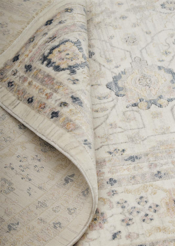 Homeroots 6' Tan Ivory And Blue Round Floral Stain Resistant Area Rug  Polypropylene 514086