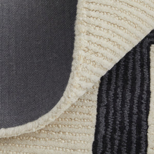 HomeRoots 4' Soft Gray and Ivory Wool Area Rug with Abstract Geometric Design for Modern Living Spaces 5' X 8' 514373