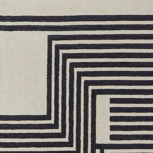 HomeRoots 4' Gray and Black Abstract Geometric Wool Area Rug – Hand-Tufted Artisan Design for Modern Spaces 4' X 6' 514379