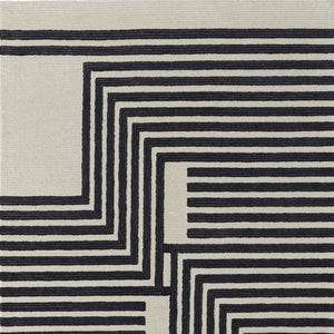 HomeRoots 4' Gray and Black Abstract Geometric Wool Area Rug – Hand-Tufted Artisan Design for Modern Spaces 4' X 6' 514379