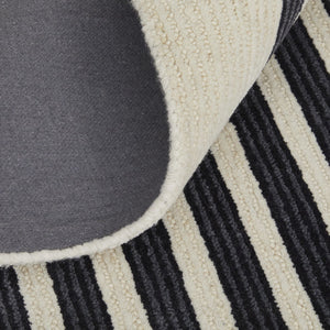 HomeRoots 4' Gray and Black Abstract Geometric Wool Area Rug – Hand-Tufted Artisan Design for Modern Spaces 9' X 12' 514382
