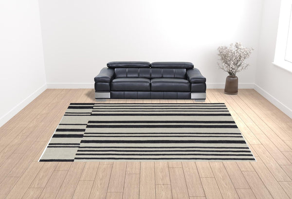 HomeRoots 4' Luxurious Ivory and Black Hand-Tufted Wool Abstract Area Rug for Modern Home Décor Elegance 12' X 15' 514391