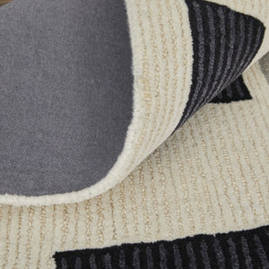 HomeRoots 4' Hand-Tufted Wool Area Rug in Ivory, Black & Gray – Modern Abstract Design for Elegant Spaces 5' X 8' 514401