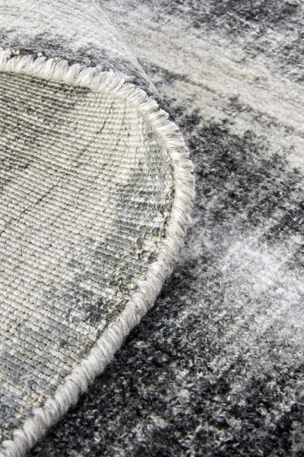 HomeRoots 4' Hand Woven Tan and Ivory Abstract Area Rug – Timeless Design for Warmth and Style in Any Room 5' X 8' 514443