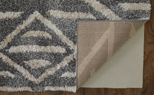 HomeRoots 4' Gray and Ivory Geometric Area Rug - Stain Resistant, Modern Design for Contemporary Spaces 4' X 6' 514499