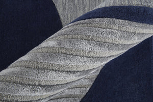 HomeRoots 4' Blue and Silver Geometric Wool Area Rug - Hand-Tufted, Modern Design for Cozy Living Spaces 5' X 8' 514591