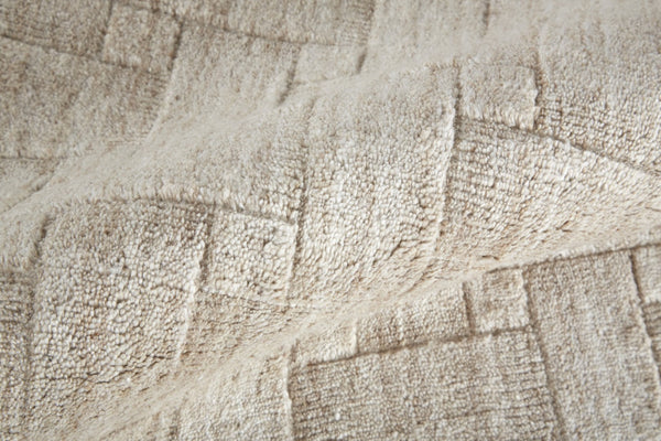 HomeRoots 4' Hand Woven Area Rug in Ivory and Brown Stripes - Artisan Crafted for Timeless Elegance and Style 4' X 6' 514735