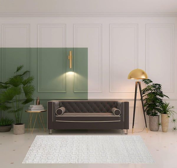HomeRoots 4' Silver and White Striped Hand-Woven Area Rug - Elegant, Artisan-Made Soft Viscose for Any Space 5' X 8' 514743