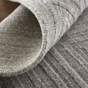 HomeRoots 4' Hand-Woven Gray and Silver Striped Area Rug – Artisan-Crafted for Elegance and Comfort in Any Space 4' X 6' 514749