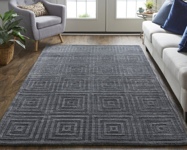 HomeRoots 4' Hand-Woven Gray and Black Geometric Area Rug – Contemporary Style, Soft Underfoot, Artisan Crafted 5' X 8' 514757