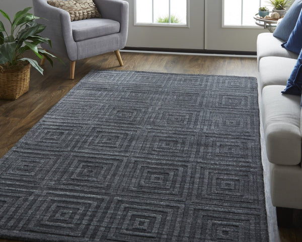 HomeRoots 4' Hand-Woven Gray and Black Geometric Area Rug – Contemporary Style, Soft Underfoot, Artisan Crafted 5' X 8' 514757
