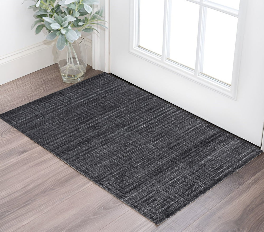 HomeRoots 2' Hand-Woven Gray and Black Geometric Area Rug - Unique Artisan Craftsmanship for Cozy Spaces 2' X 3' 514762
