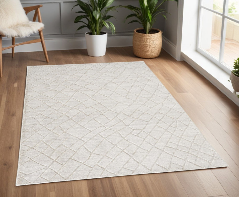 HomeRoots 4' Hand-Woven Gray and Ivory Striped Area Rug - Timeless Design for Living Spaces and Bedrooms 4' X 6' 514770